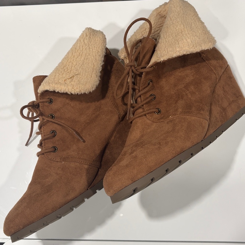 SM New York Brown Suede Wedge Boots